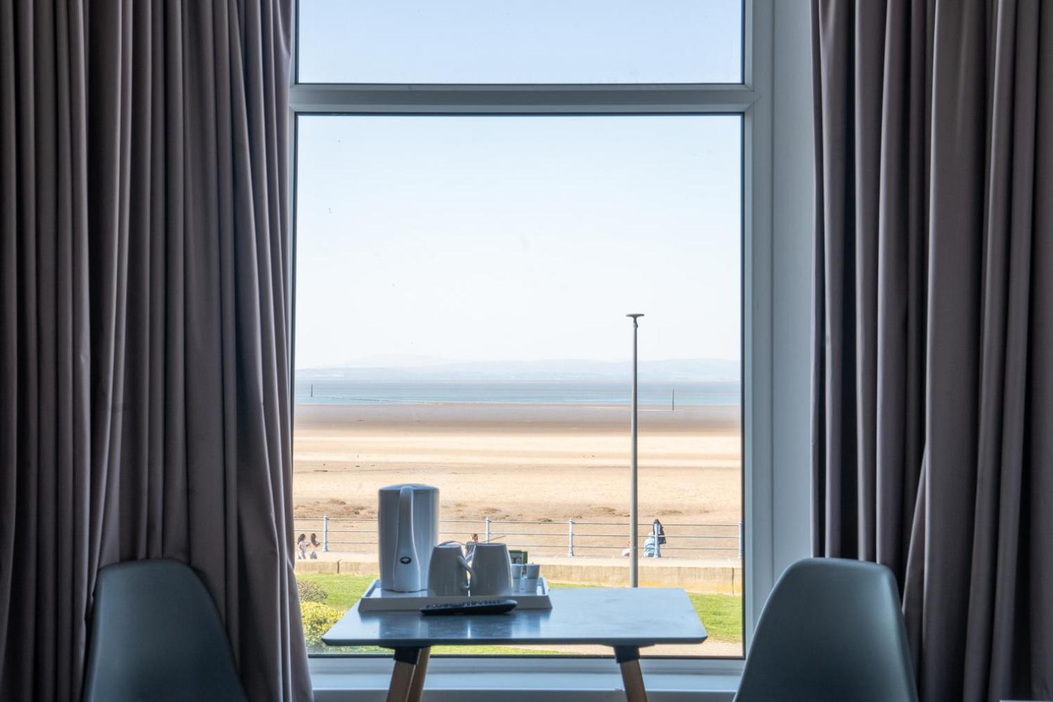 The Clifton Seafront Hotel モアカム エクステリア 写真
