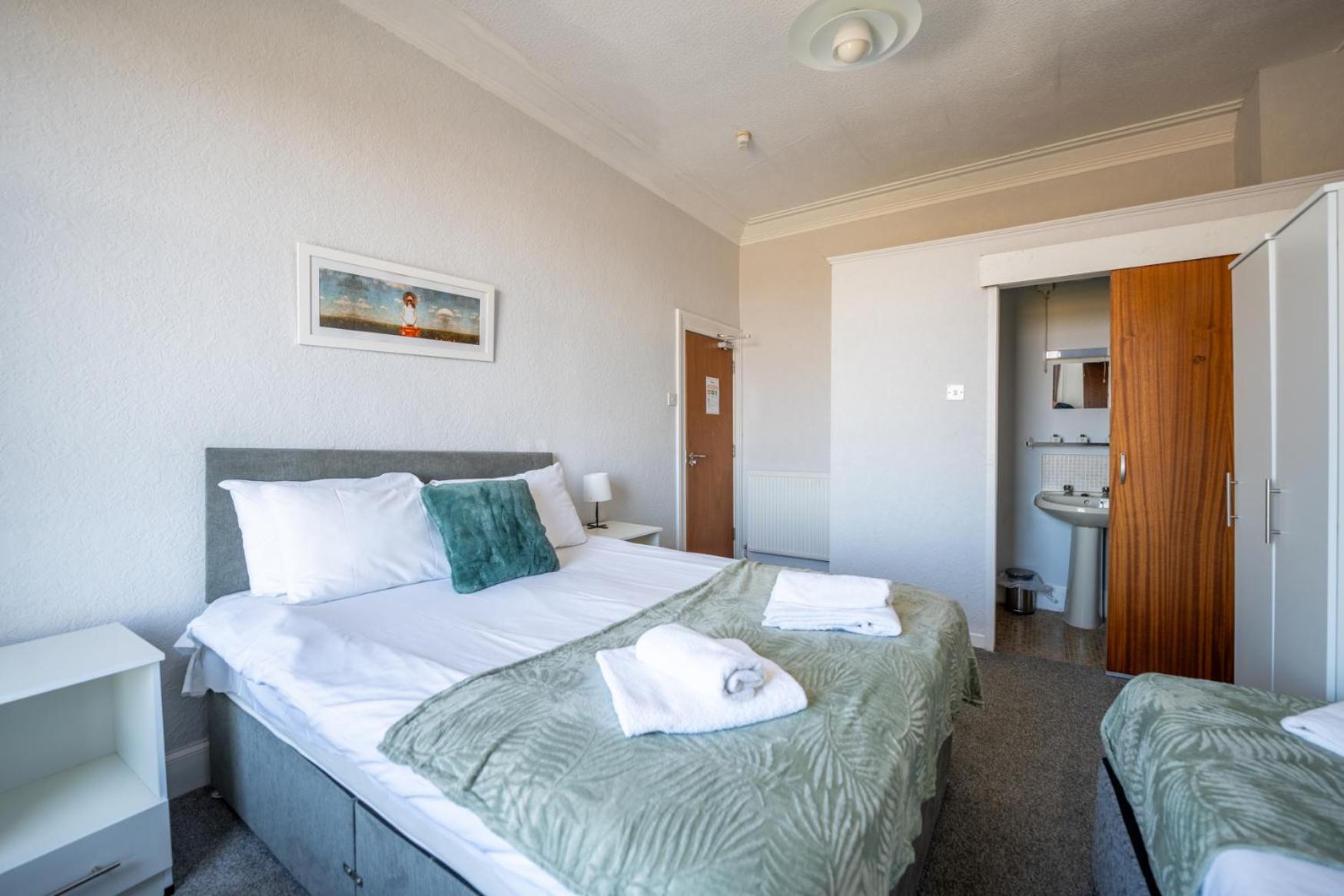 The Clifton Seafront Hotel モアカム エクステリア 写真