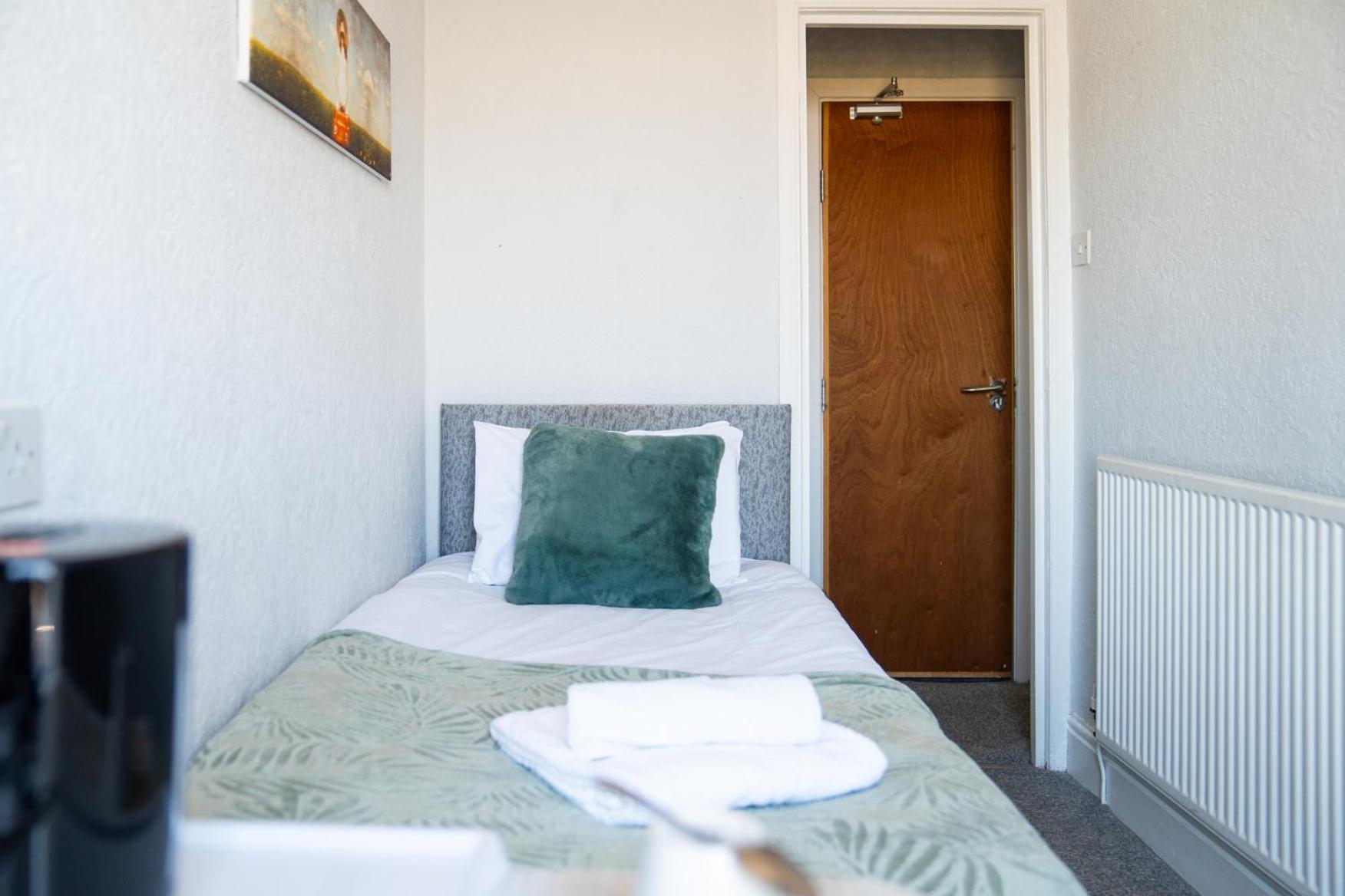 The Clifton Seafront Hotel モアカム エクステリア 写真